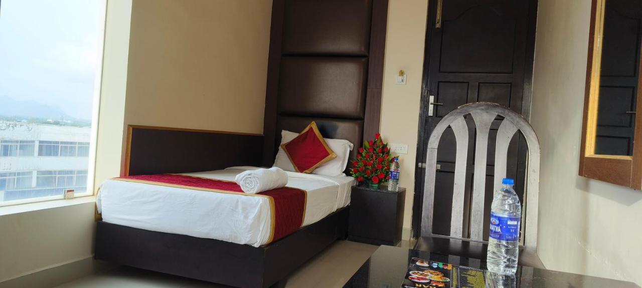 Hotel Pioneer Paradise Nāgercoil Екстериор снимка