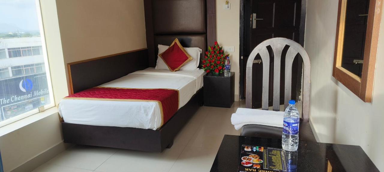 Hotel Pioneer Paradise Nāgercoil Екстериор снимка
