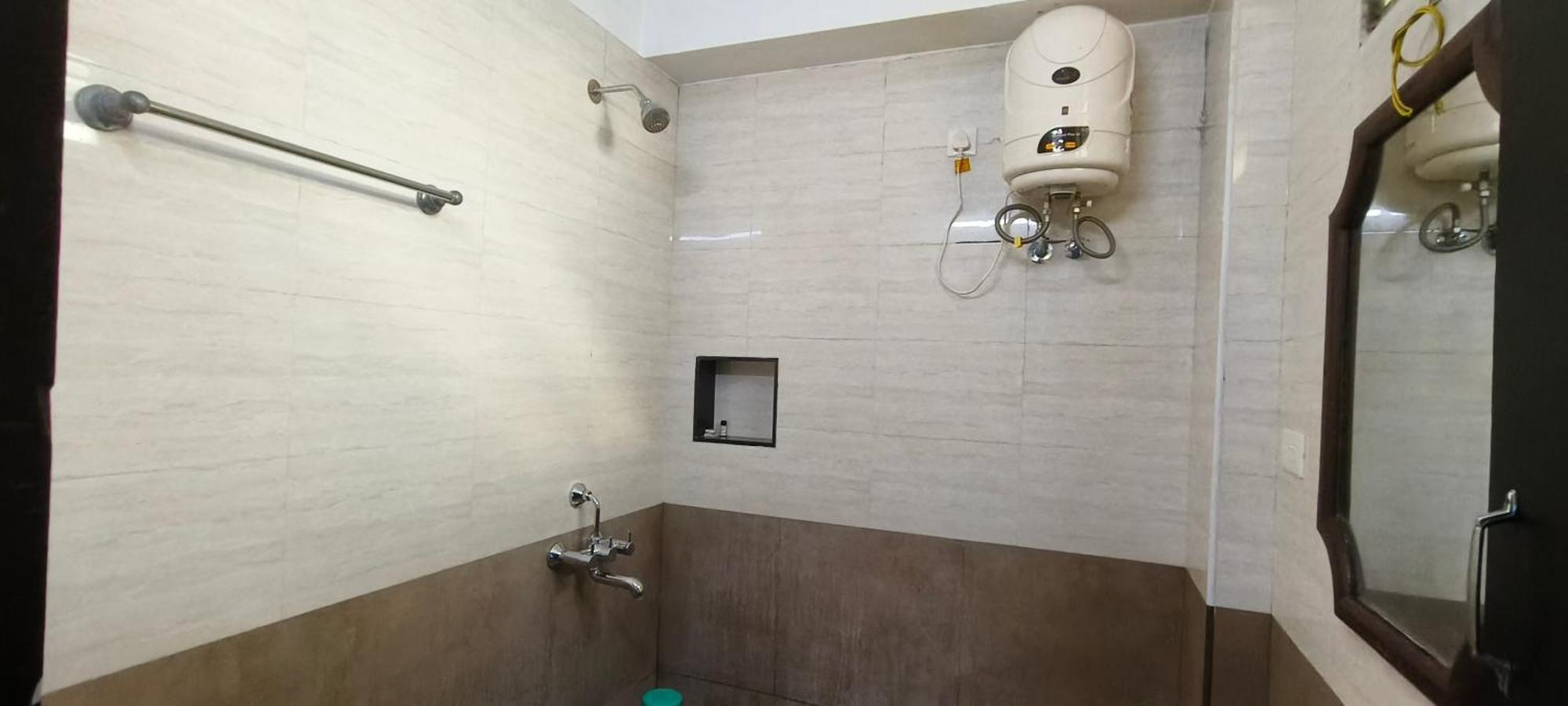 Hotel Pioneer Paradise Nāgercoil Екстериор снимка