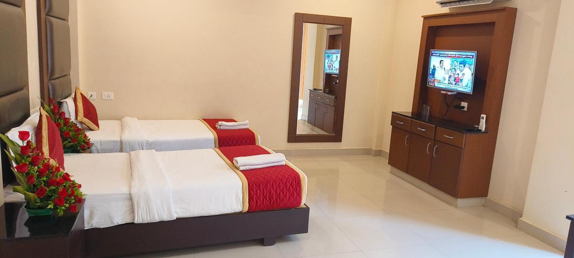 Hotel Pioneer Paradise Nāgercoil Екстериор снимка